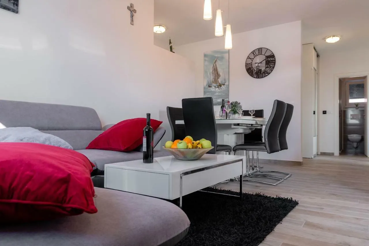 Sunrise Apartment تروغير 0*,