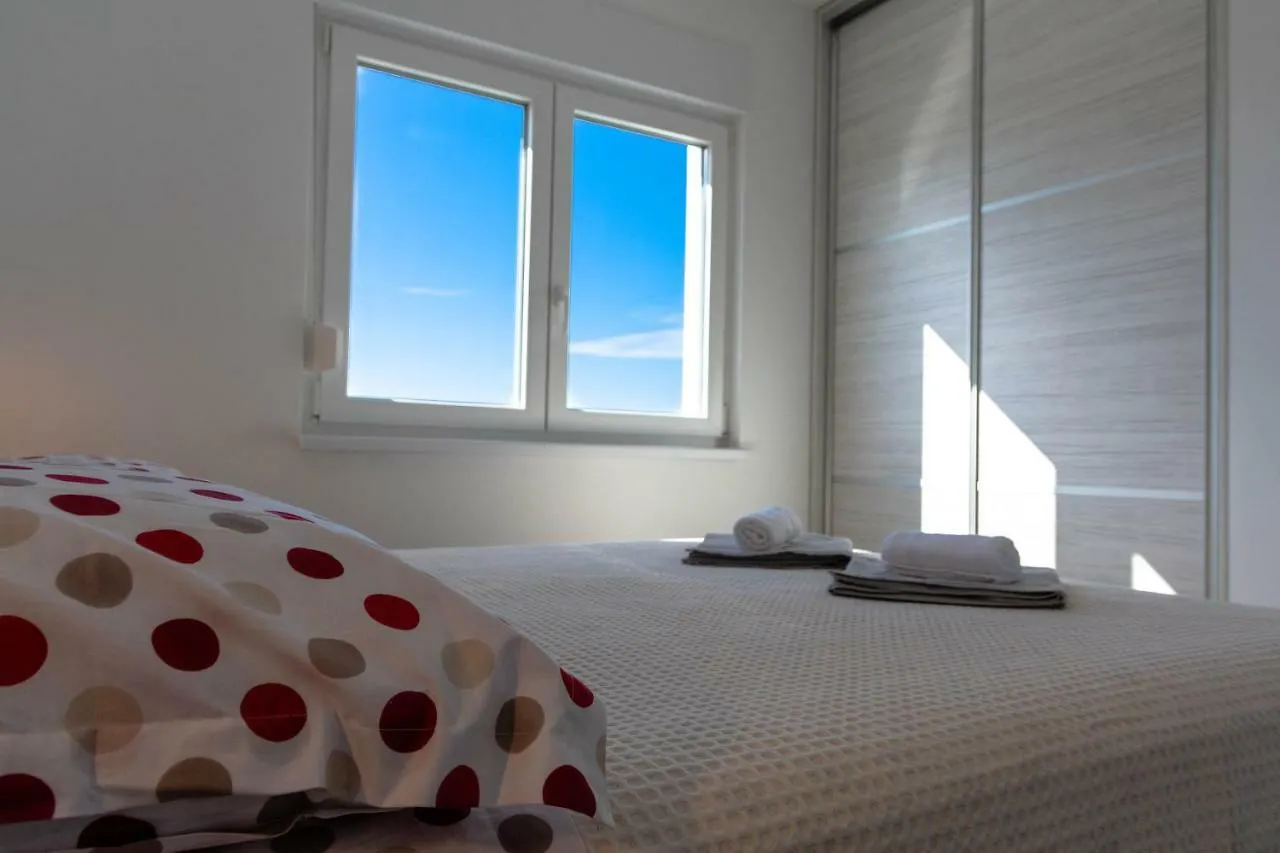 Sunrise Apartment تروغير