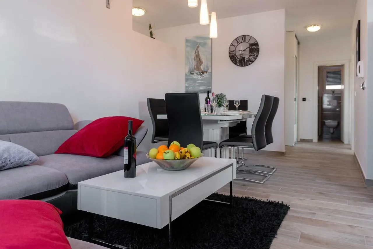Sunrise Apartment تروغير