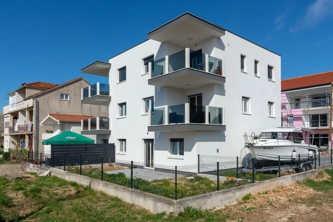 Sunrise Apartment تروغير