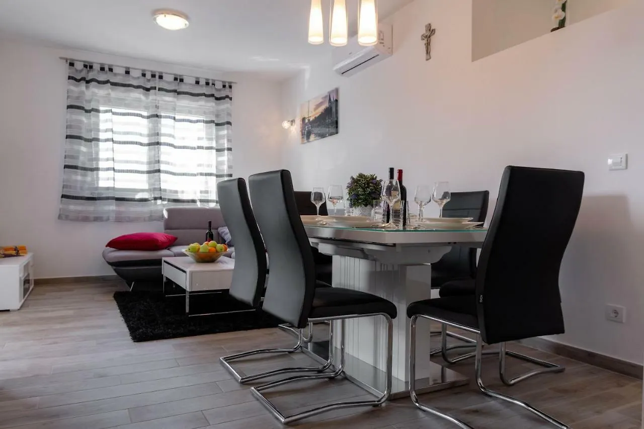 Sunrise Apartment Trogir location
