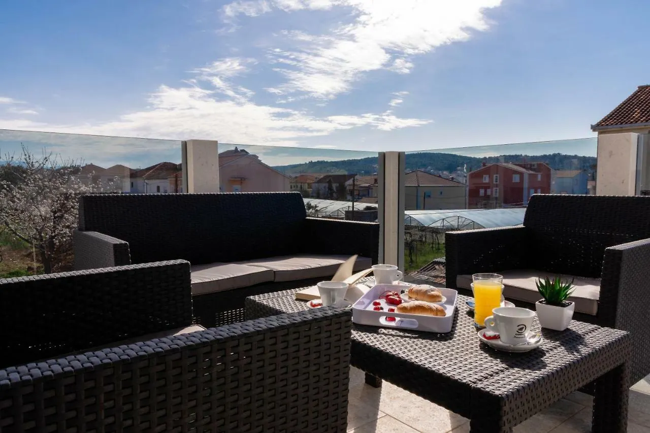 Sunrise Apartment تروغير